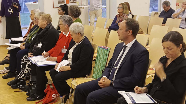 Unter den Gästen war auch Hendrik Mahler vom Zentrum Bayern Familie und Soziales .