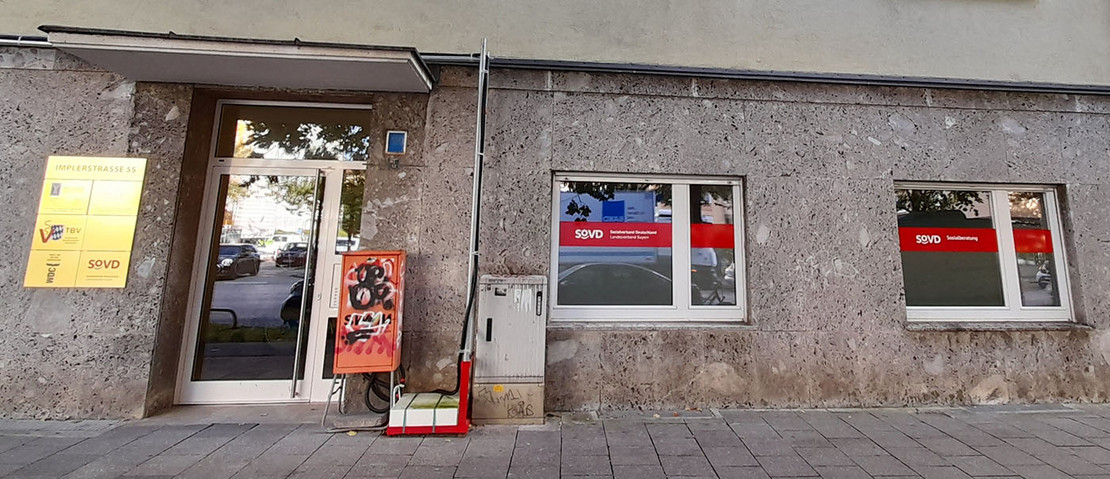 Eingang der SoVD-Landesgeschäftsstelle in München
