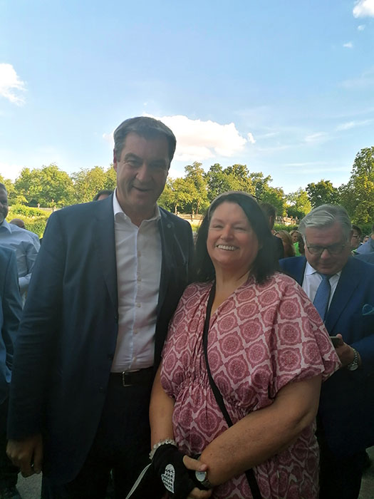 Eleonore Franzreb-Öztürk mit dem bayerischen Ministerpräsidenten Markus Söder