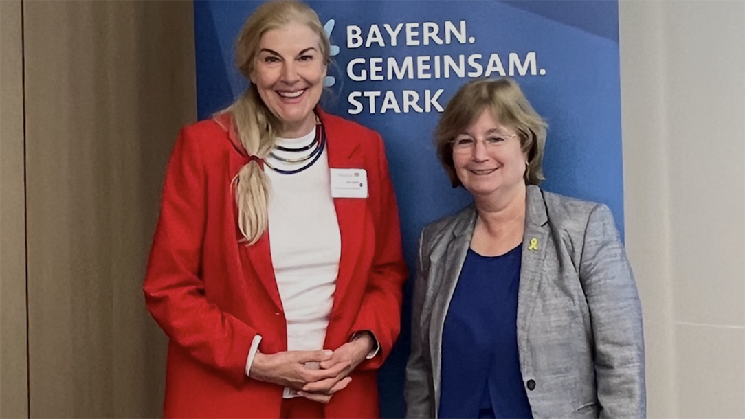 Landesvorsitzende Meta Günther (li.) mit der israelischen Generalkonsulin Talya Lador Fresher.